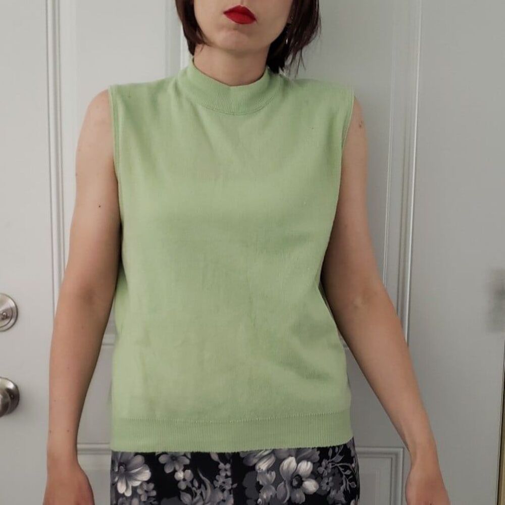 60s/70s Green Mock Neck Sleeveless Sweater